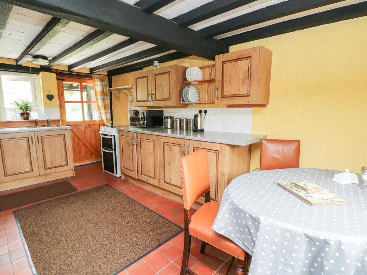 Caerau Farm House Ланидлойс Екстериор снимка