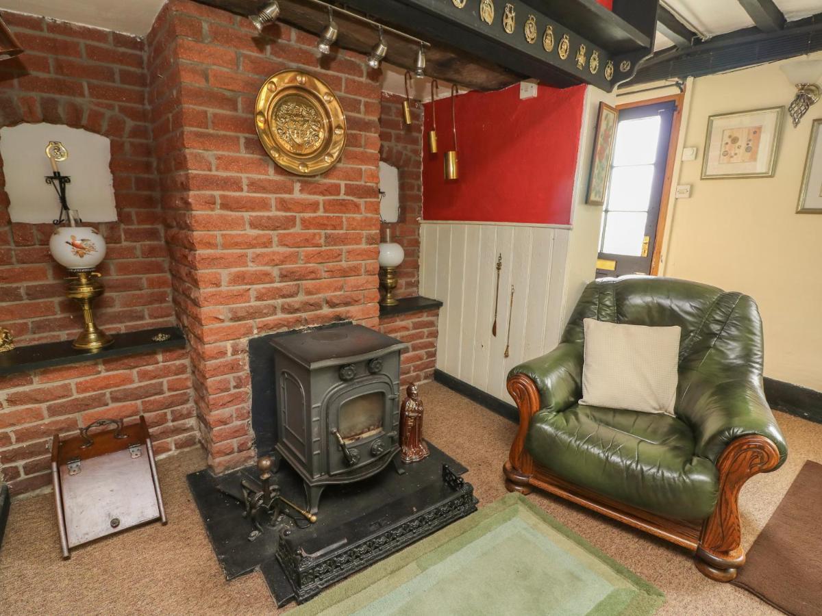 Caerau Farm House Ланидлойс Екстериор снимка