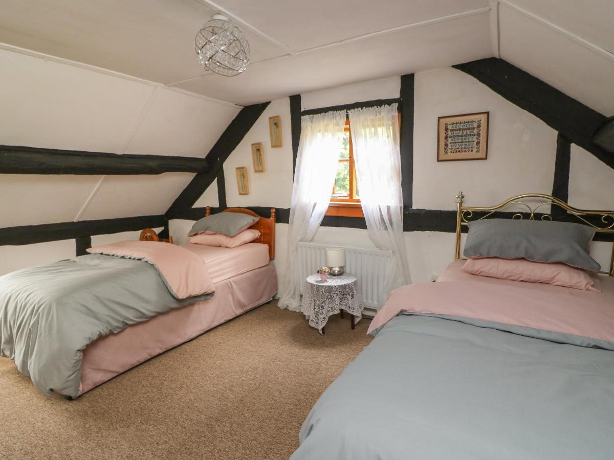 Caerau Farm House Ланидлойс Екстериор снимка