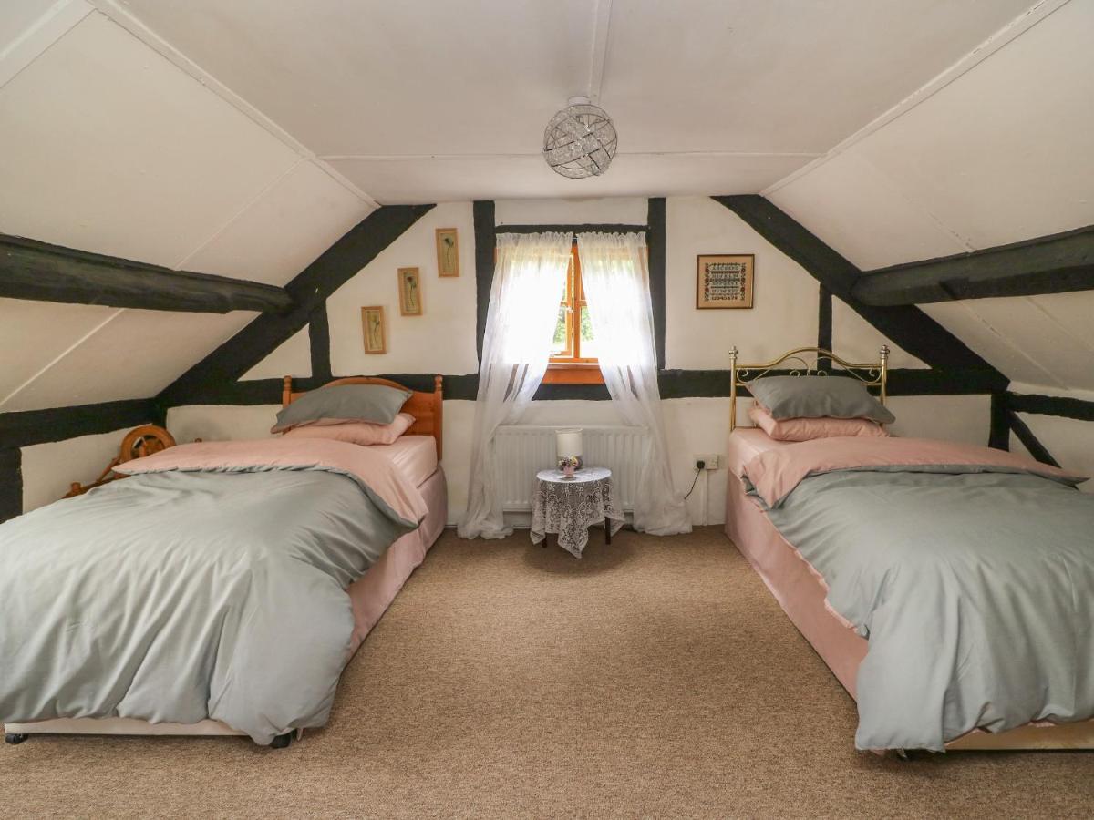 Caerau Farm House Ланидлойс Екстериор снимка