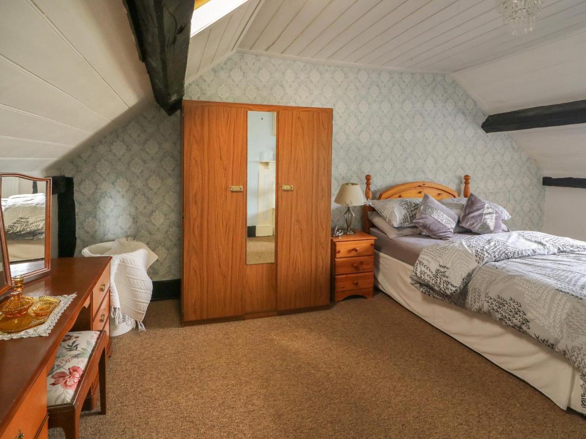 Caerau Farm House Ланидлойс Екстериор снимка